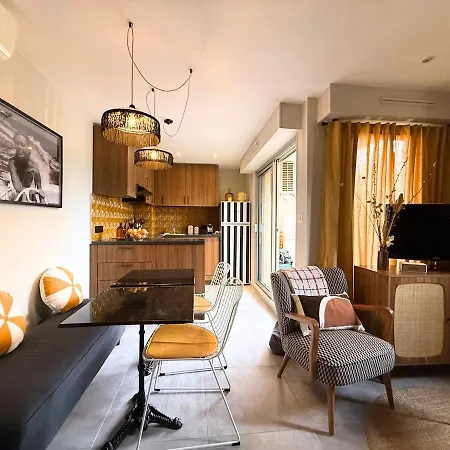 Apartment Cosy Avec Balcon, 1 A Maxime